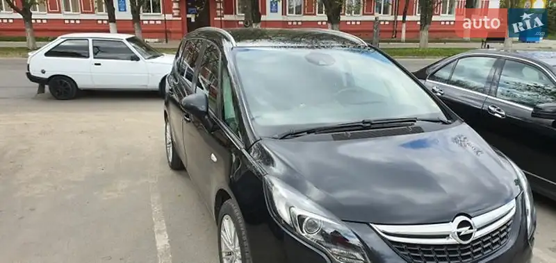 Opel Zafira Tourer, 2014