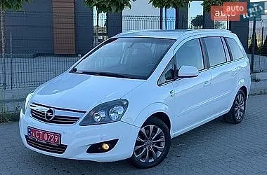 Opel Zafira, 2011