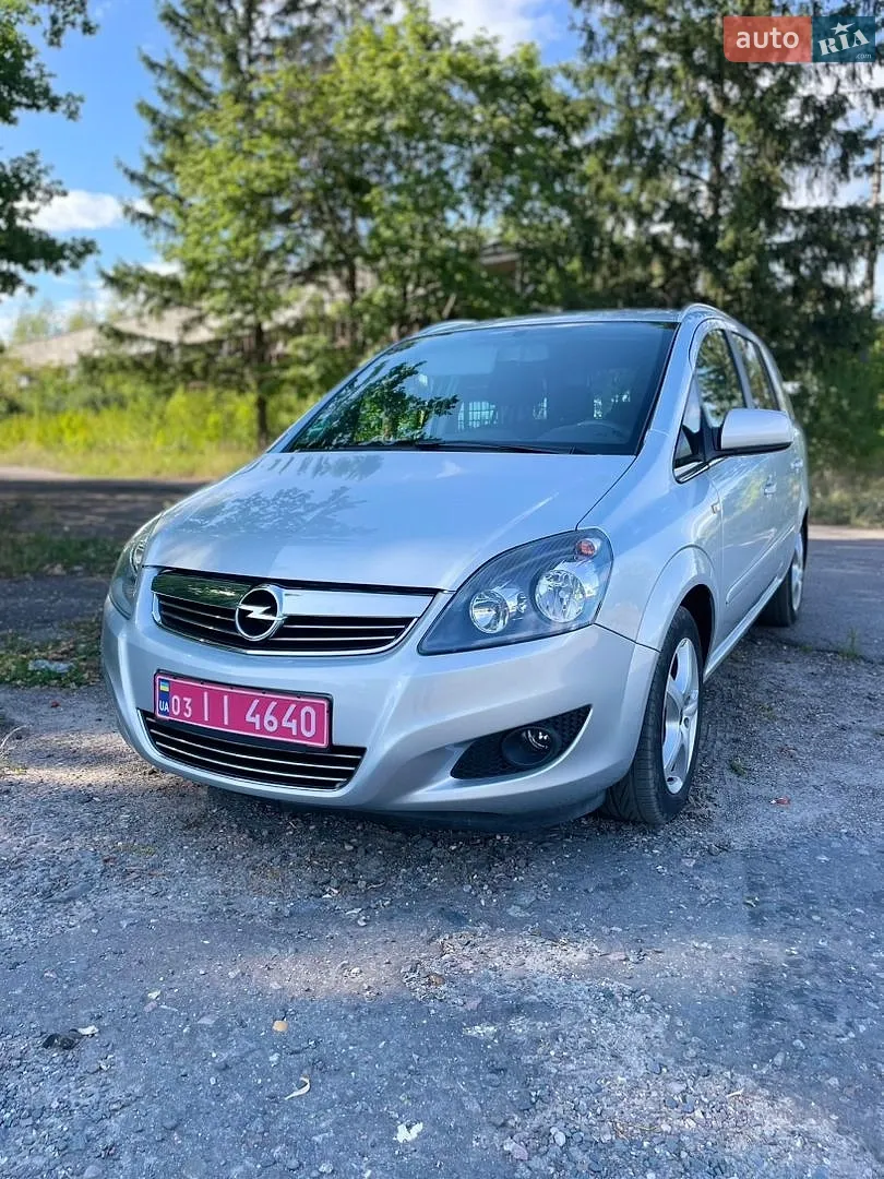 Opel Zafira, 2011