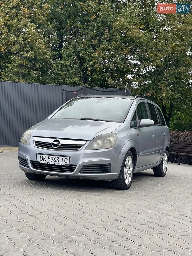 Opel Zafira, 2005