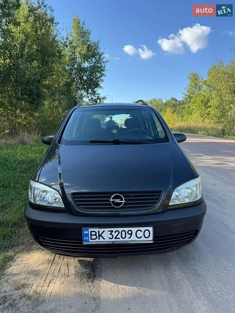 Opel Zafira, 2001