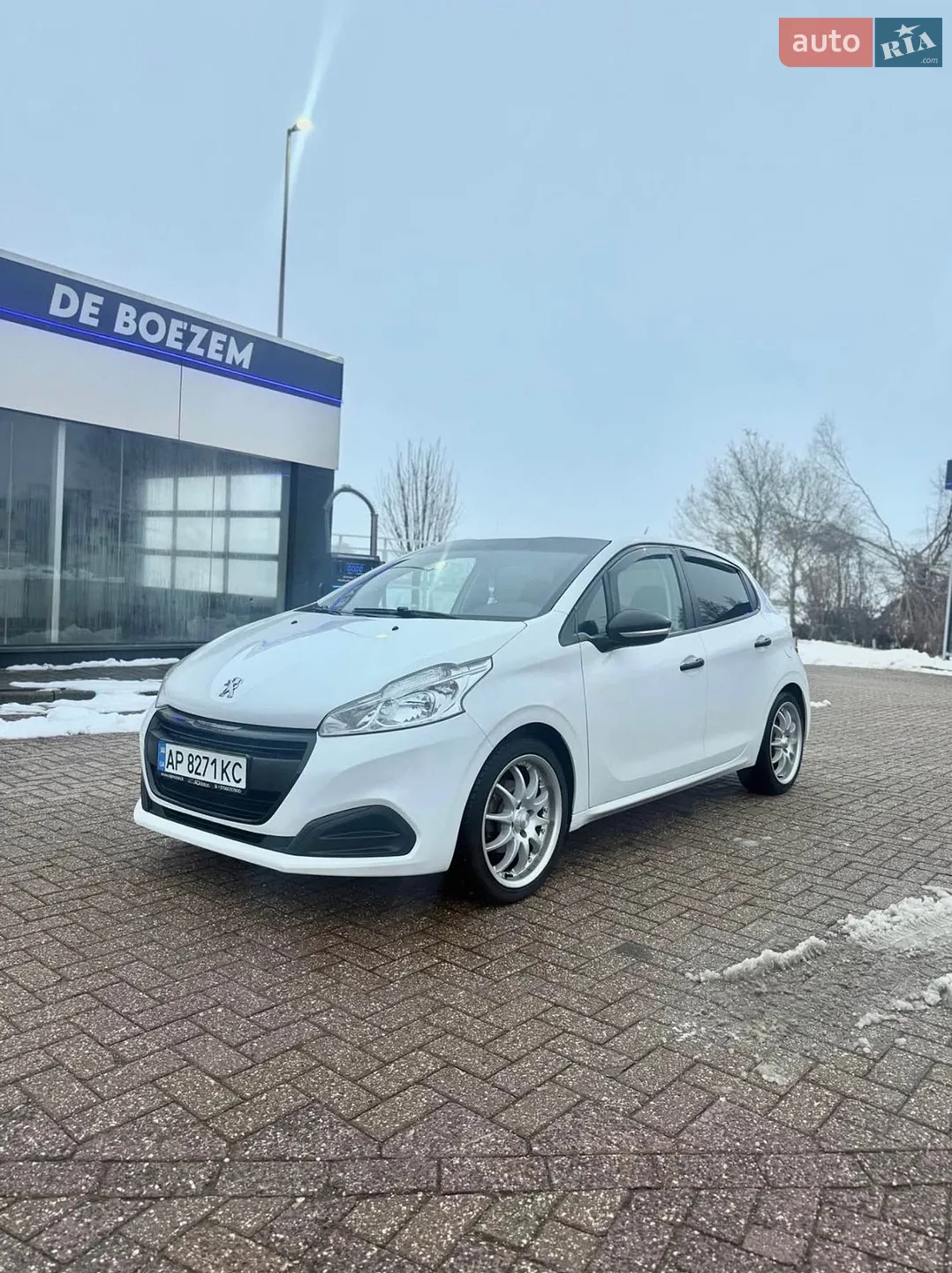 Peugeot 208, 2015