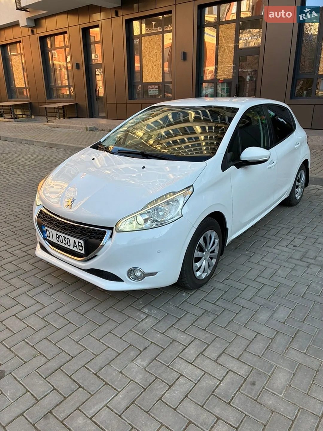 Peugeot 208, 2013