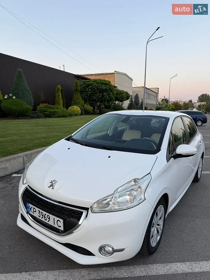 Peugeot 208, 2013