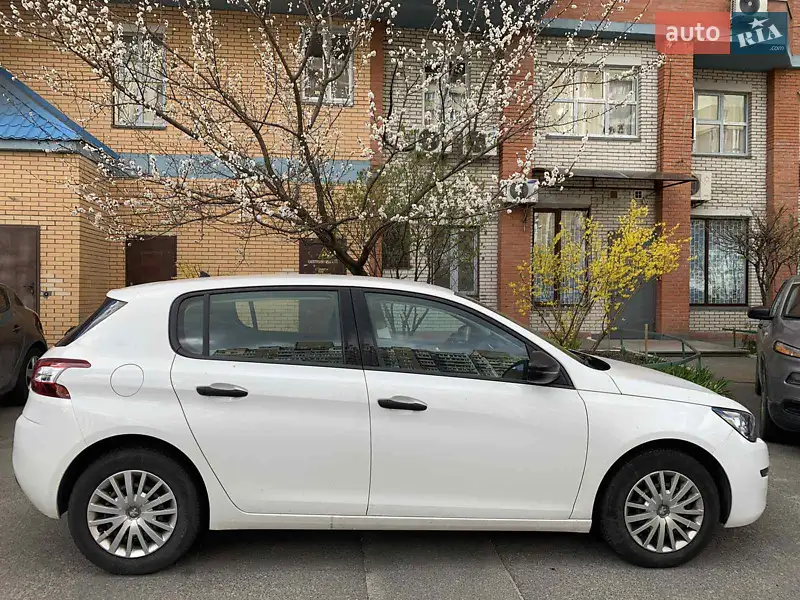 Peugeot 308, 2015