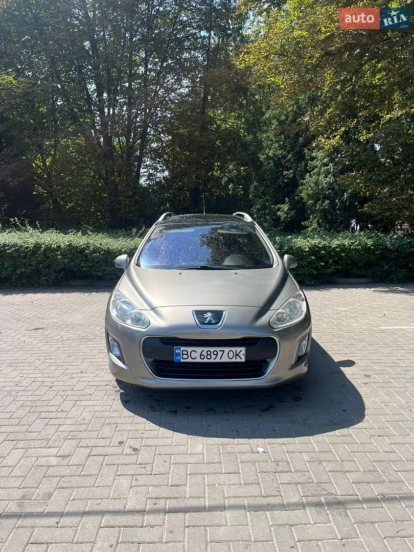 Peugeot 308, 2011