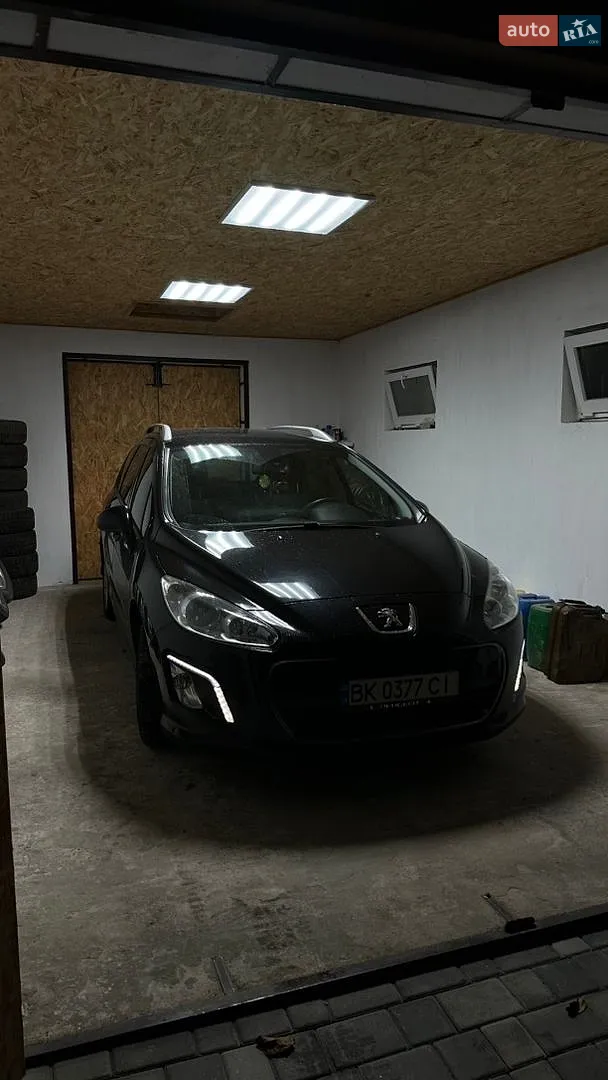 Peugeot 308, 2011