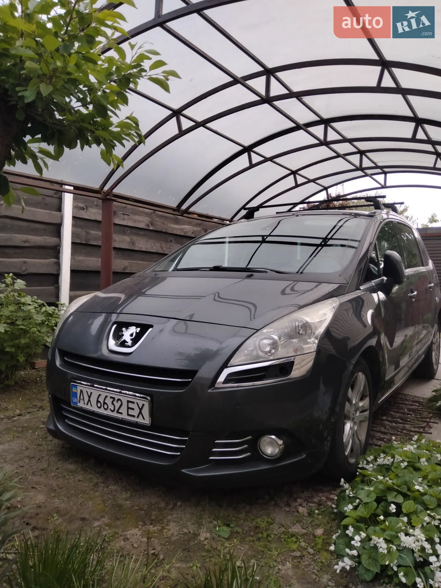 Peugeot 5008 2011 — 1