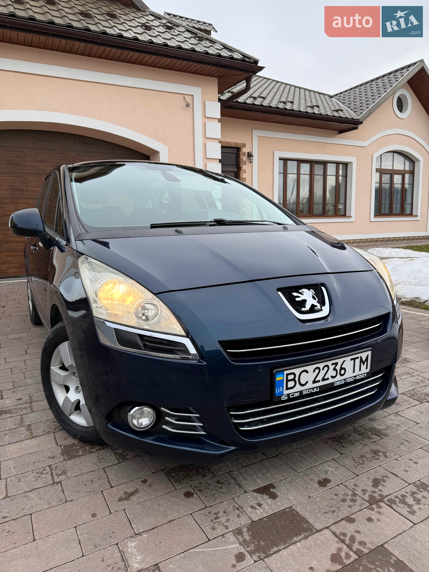 Peugeot 5008, 2011