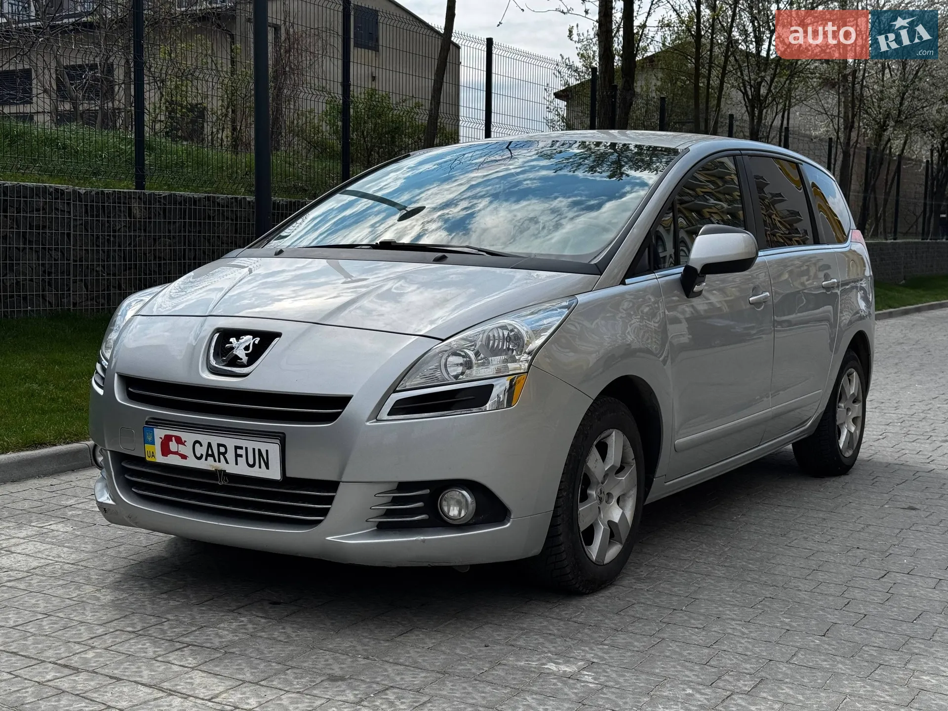 Peugeot 5008, 2010