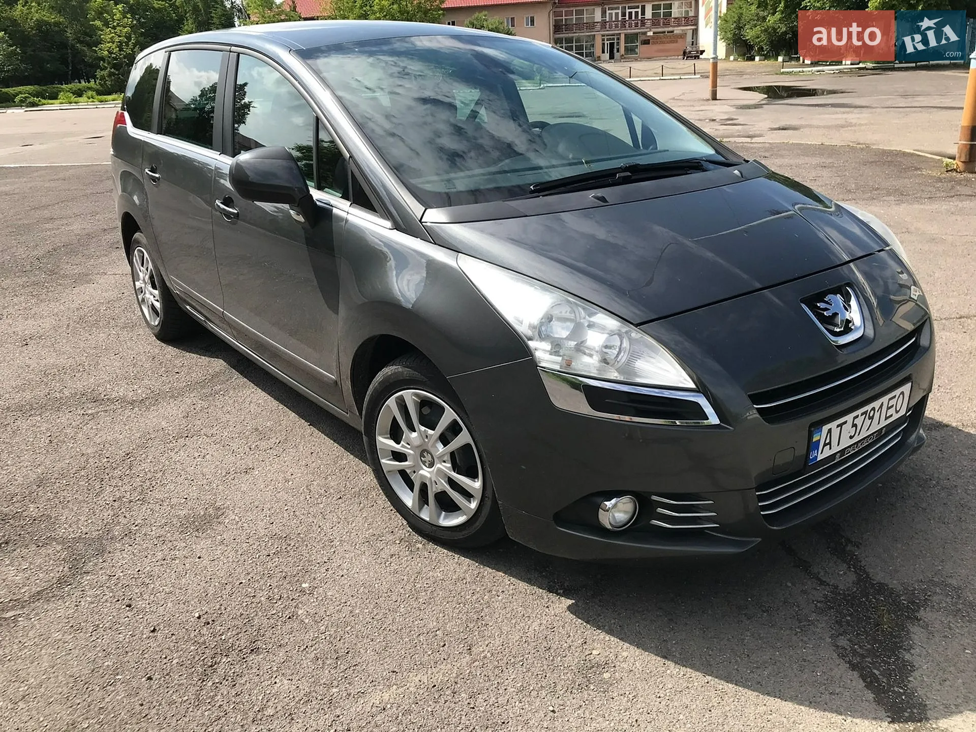 Peugeot 5008, 2011
