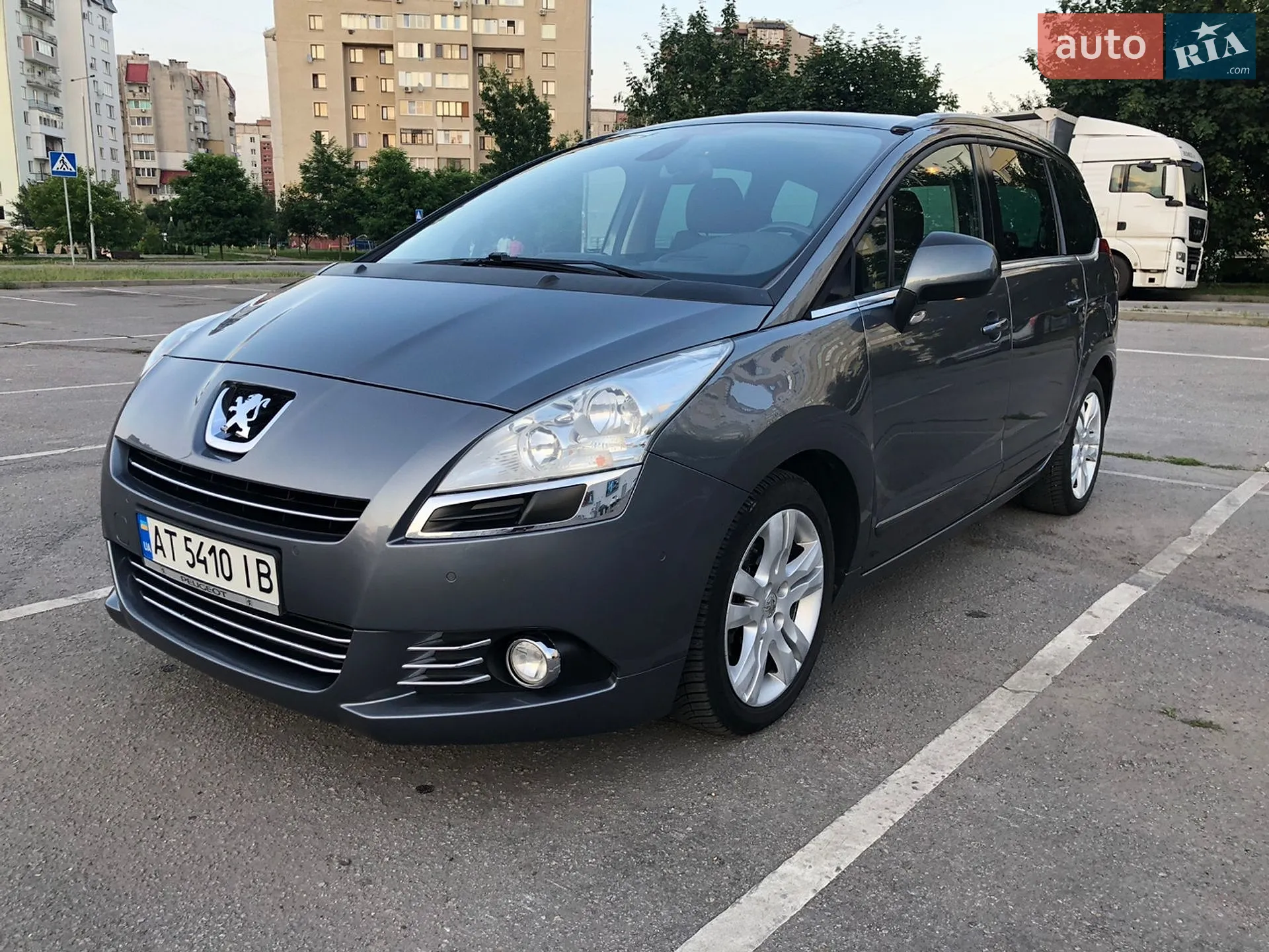 Peugeot 5008, 2011