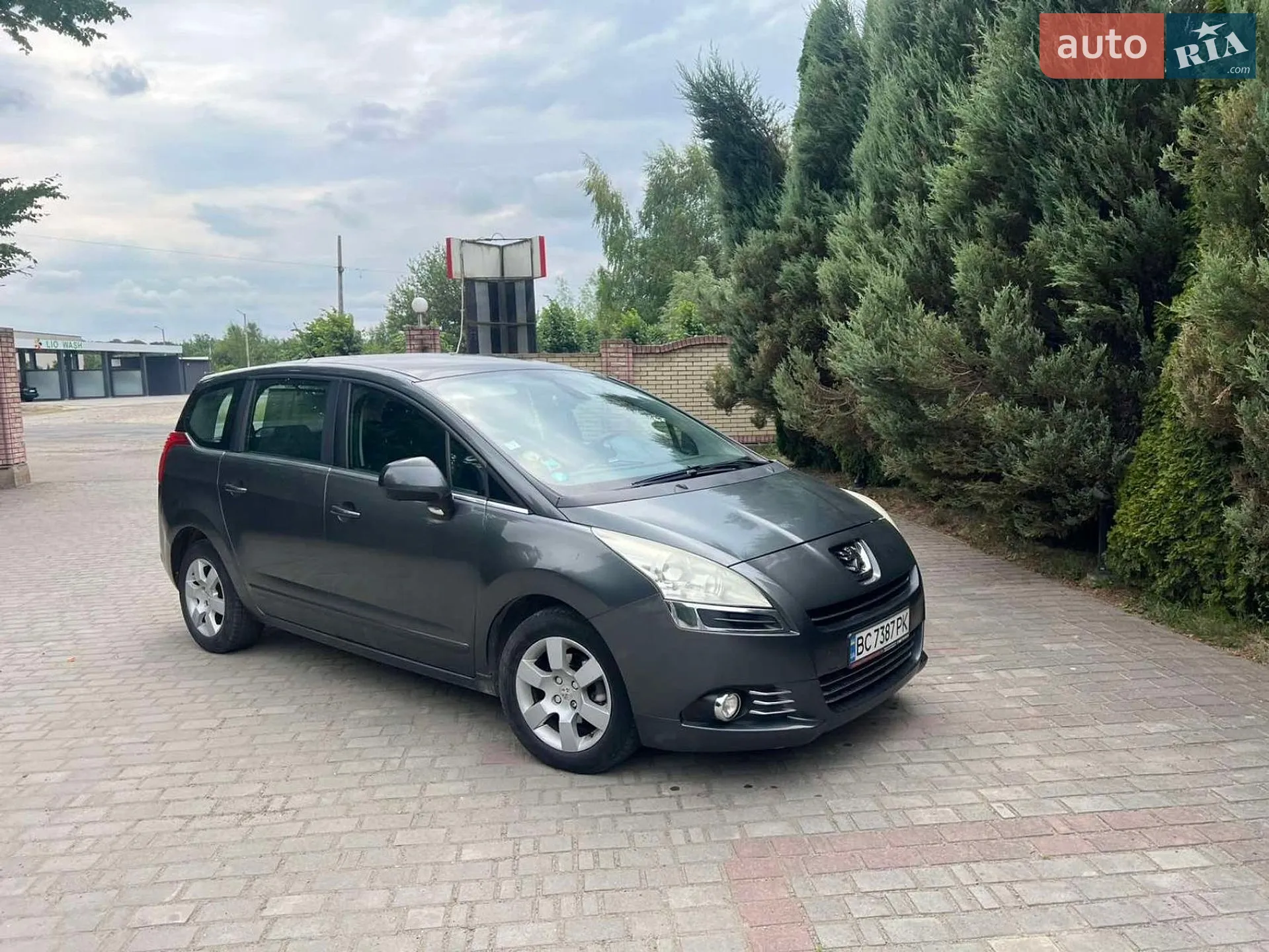 Peugeot 5008, 2011