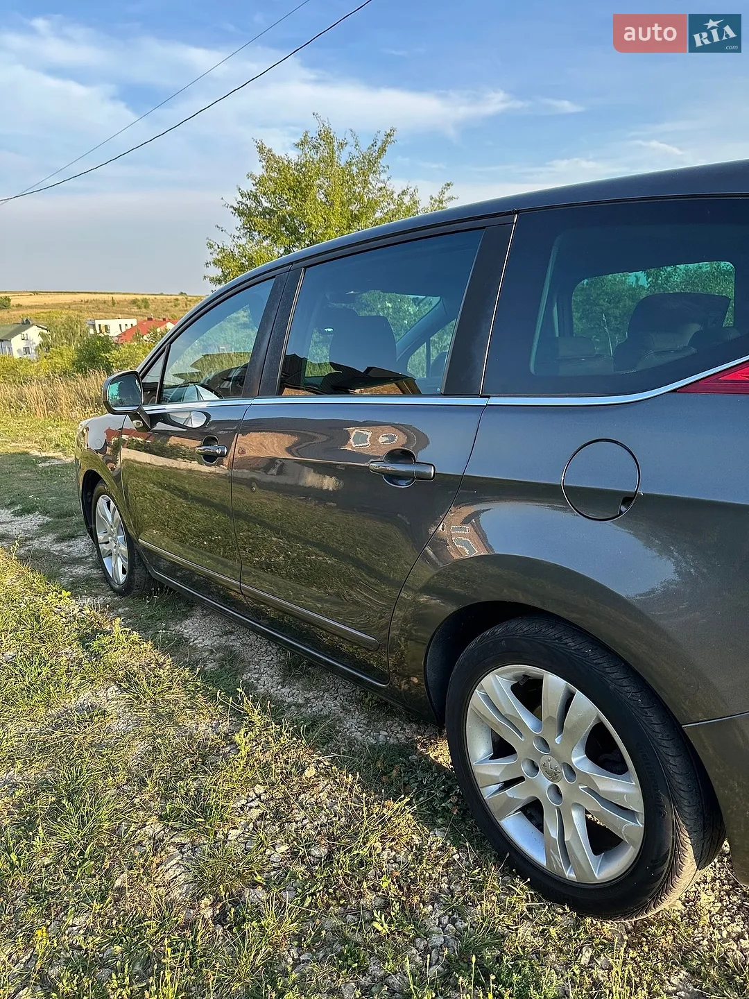 Peugeot 5008, 2011