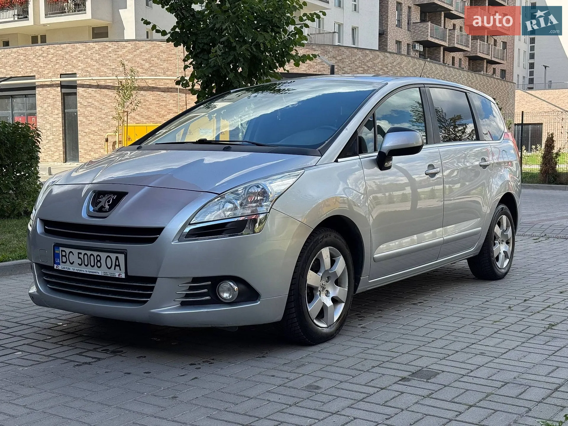 Peugeot 5008, 2010