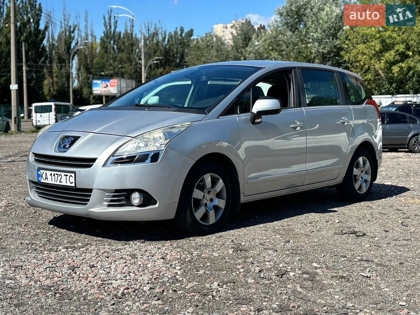 Peugeot 5008, 2011