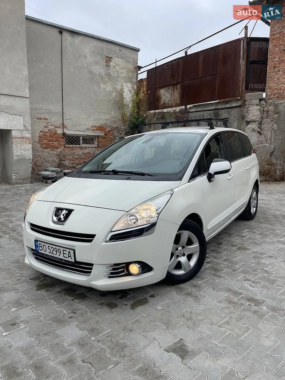 Peugeot 5008, 2011