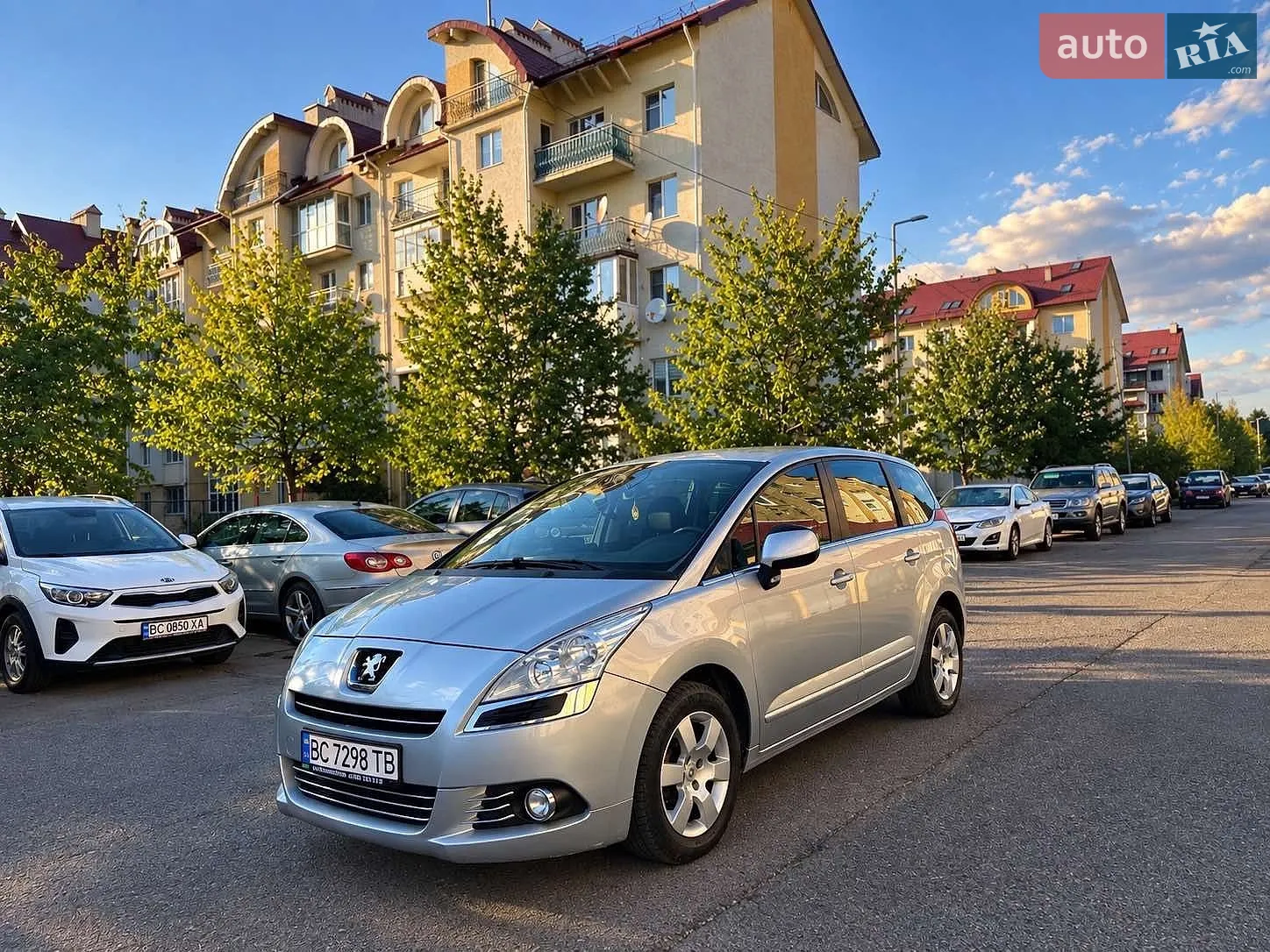 Peugeot 5008, 2011