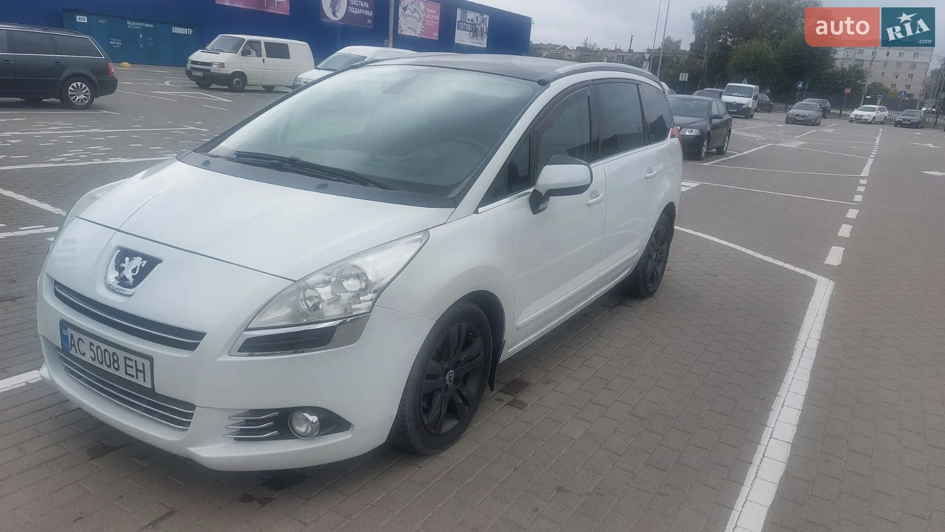 Peugeot 5008, 2011