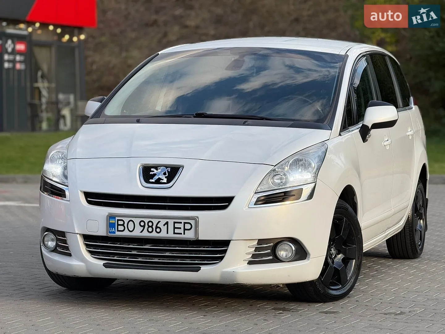 Peugeot 5008, 2011