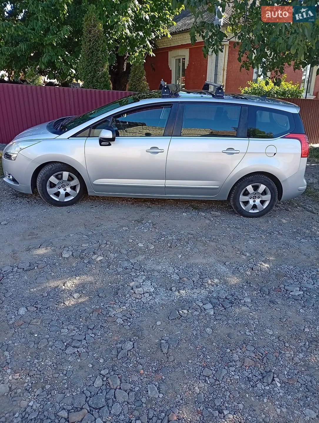 Peugeot 5008, 2011