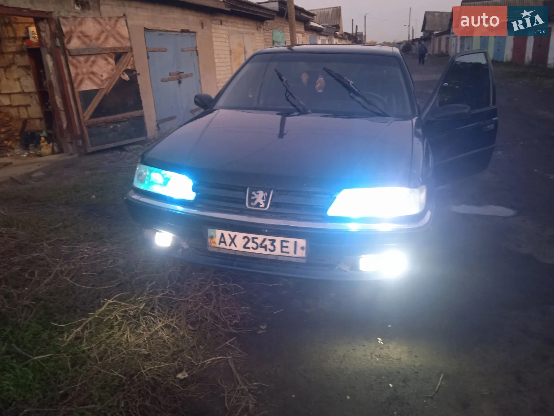 Peugeot 605, 1990