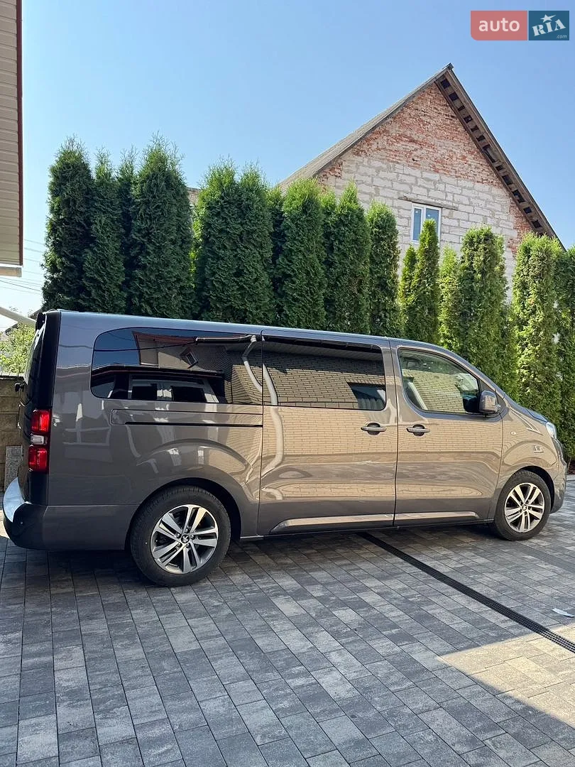 Peugeot Traveller 2018 — 1