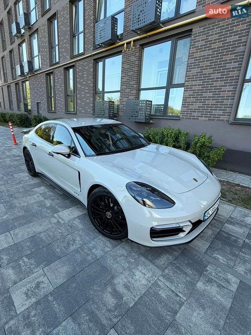 Porsche Panamera, 2022