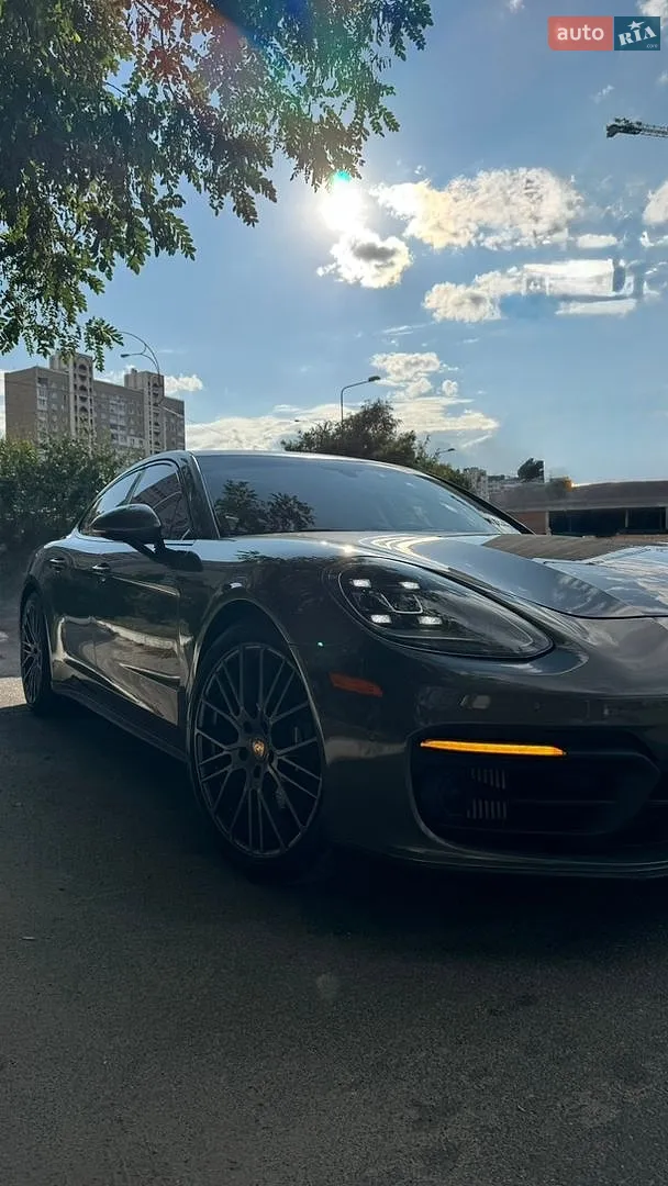 Porsche Panamera, 2022