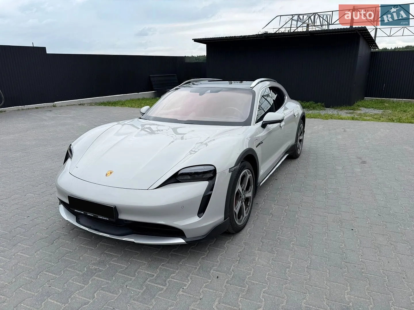 Porsche Taycan Cross Turismo 2022 — 1