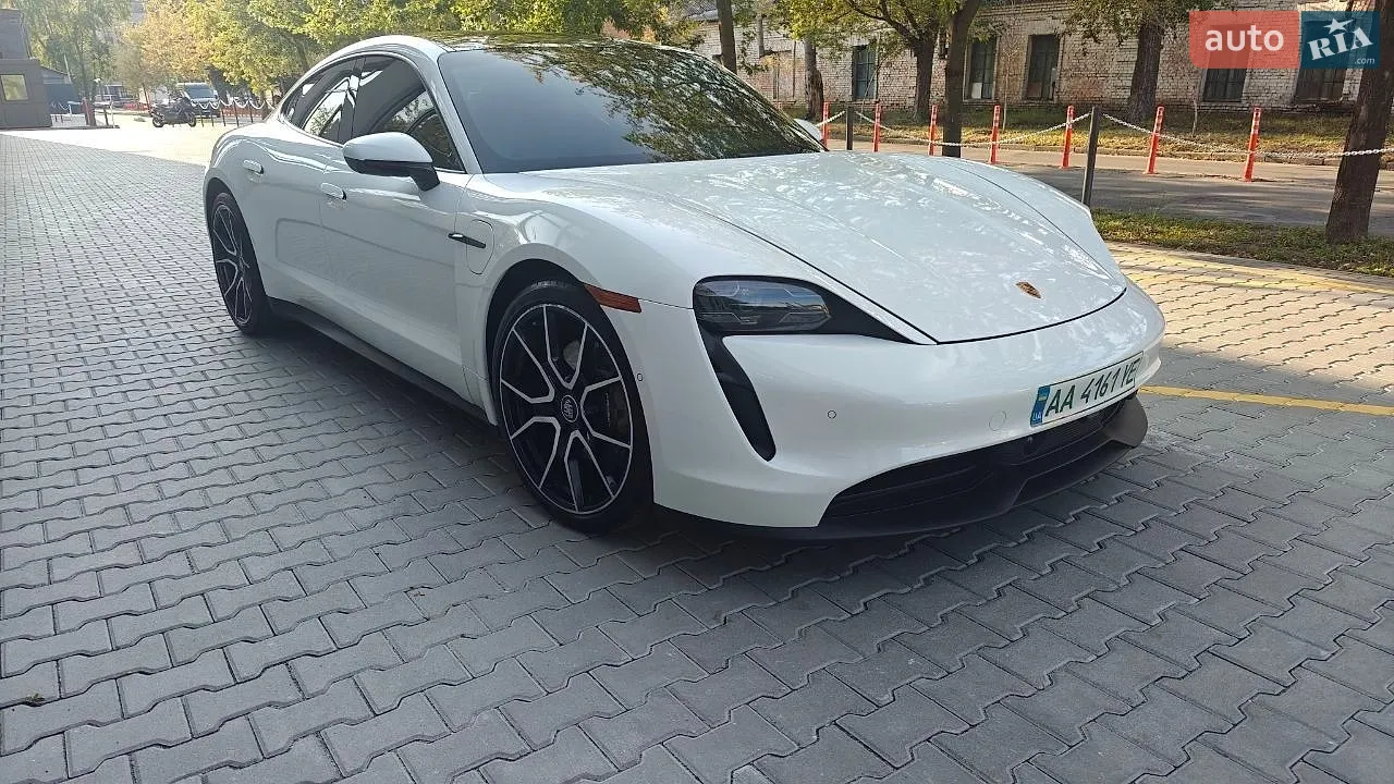 Porsche Taycan, 2023