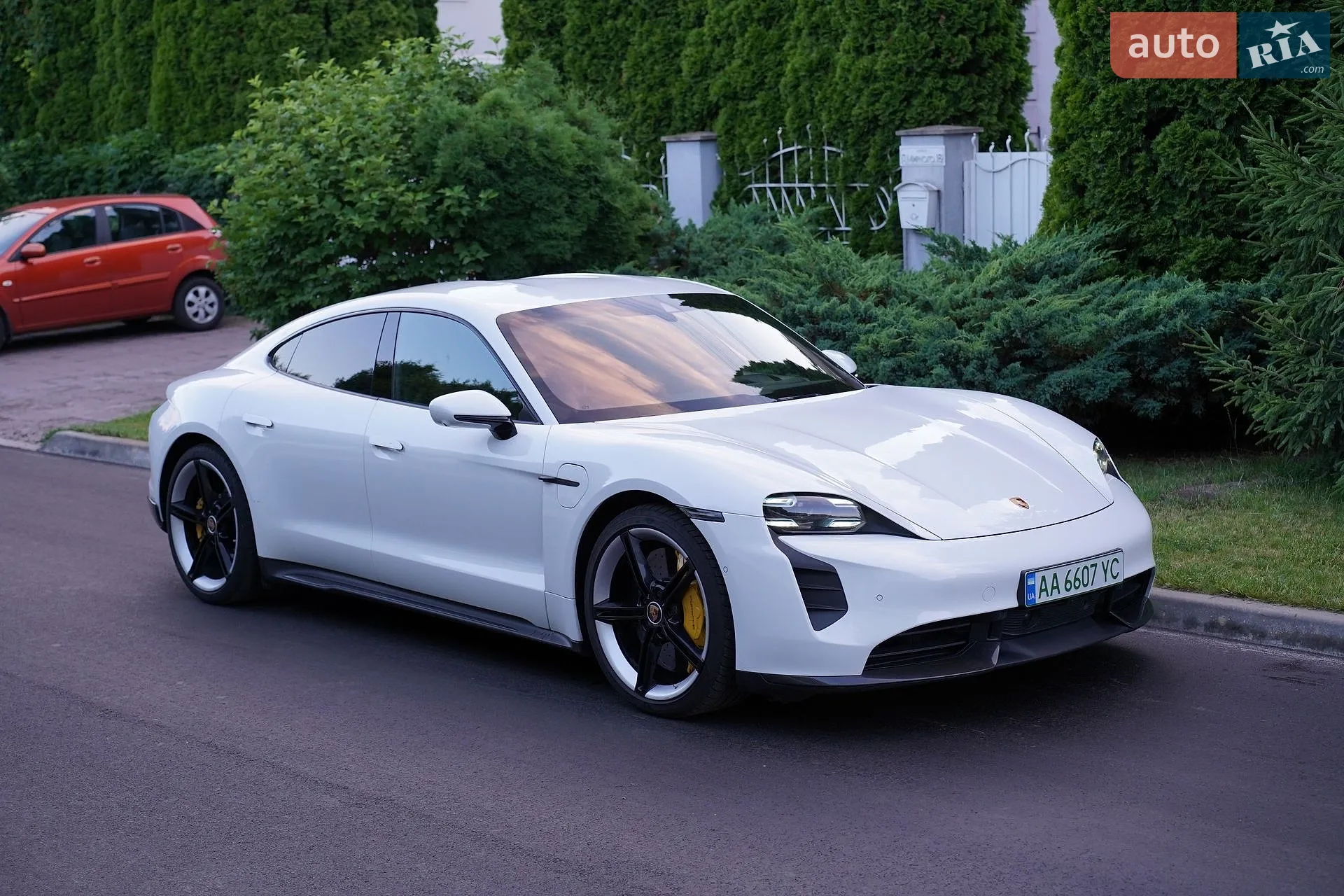 Porsche Taycan, 2020