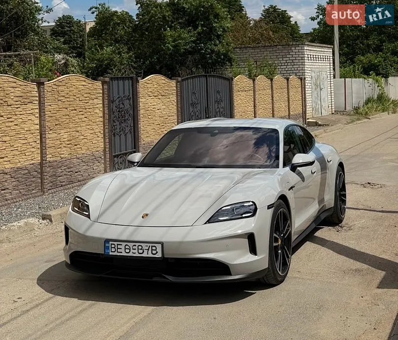 Porsche Taycan, 2025