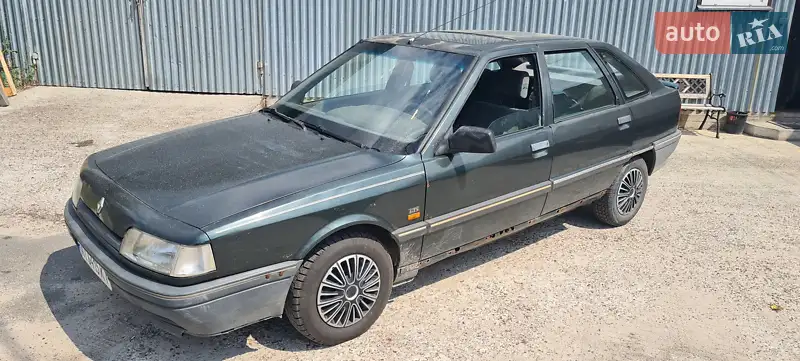 Renault 21, 1990
