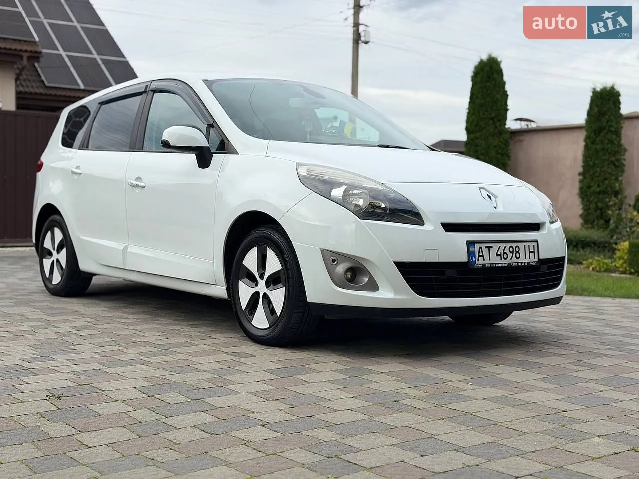 Renault Grand Scenic 2011 — 1