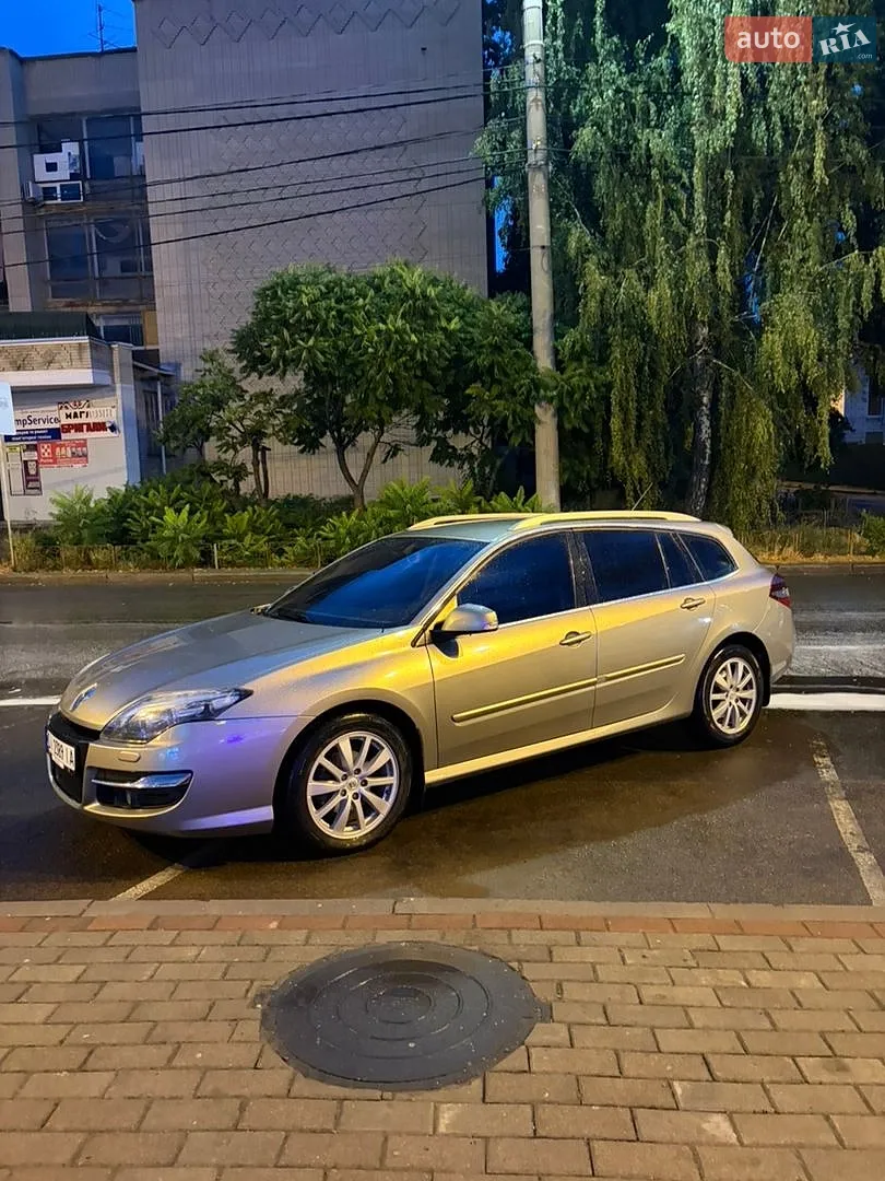 Renault Laguna, 2011
