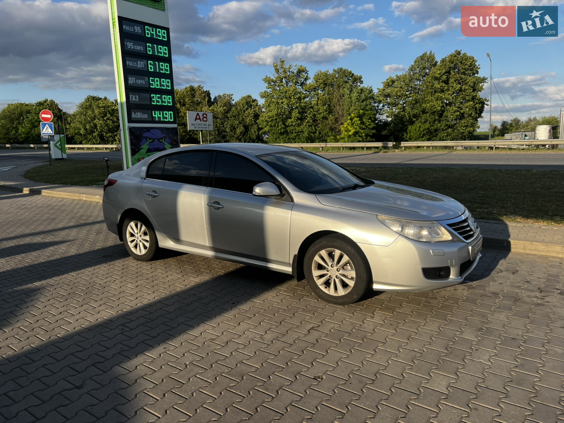 Renault Latitude, 2011
