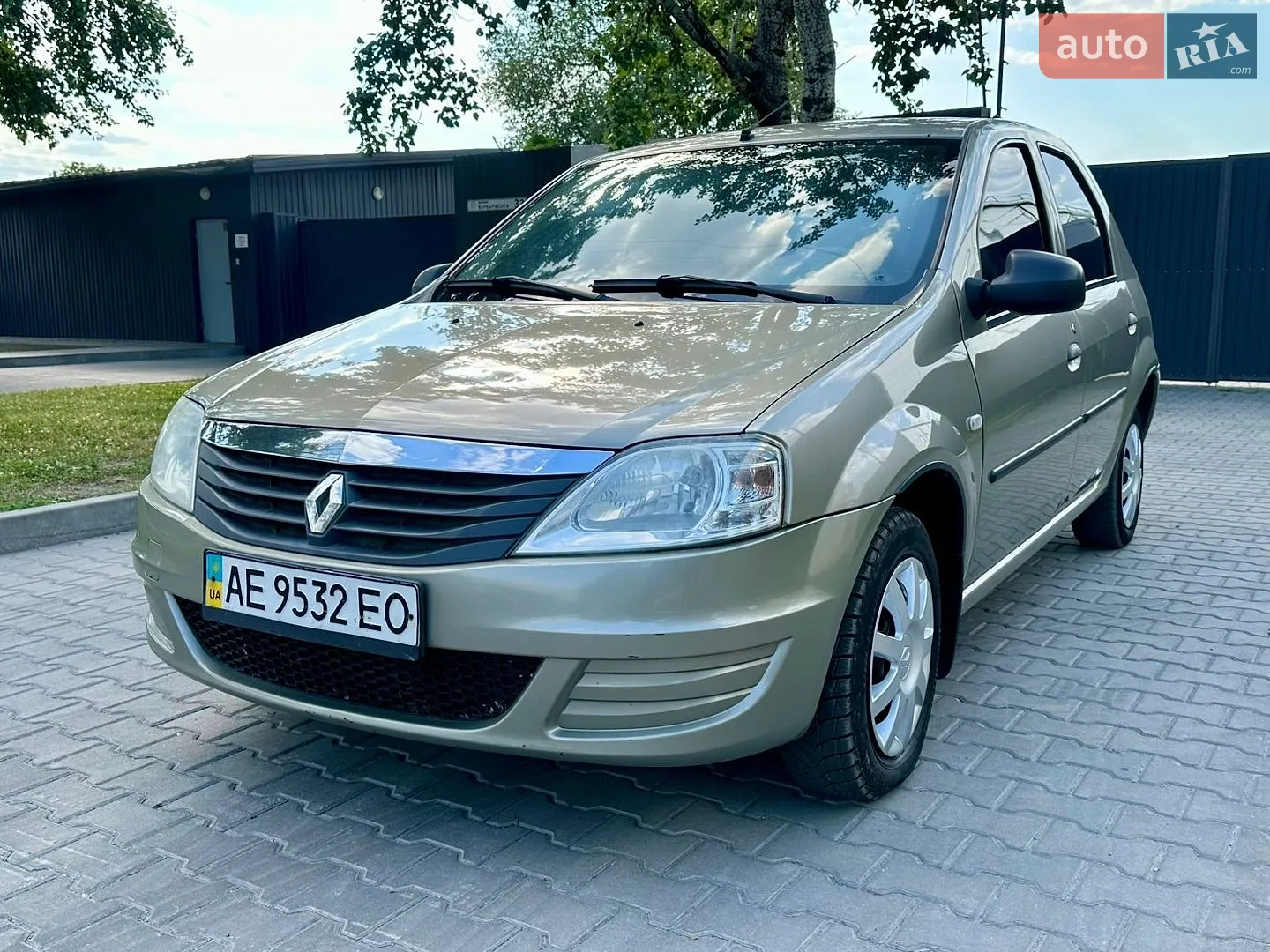 Renault Logan, 2011