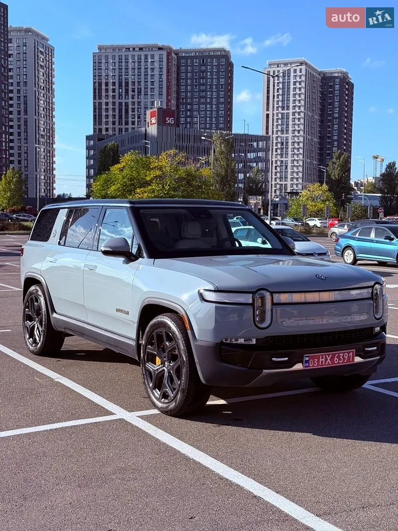 Rivian R1S, 2023