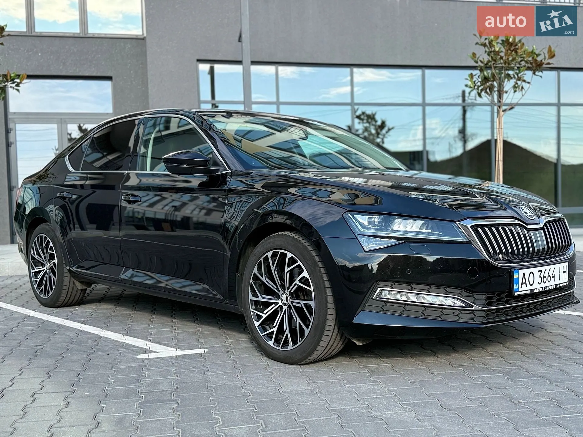 Skoda Superb 2019 — 1