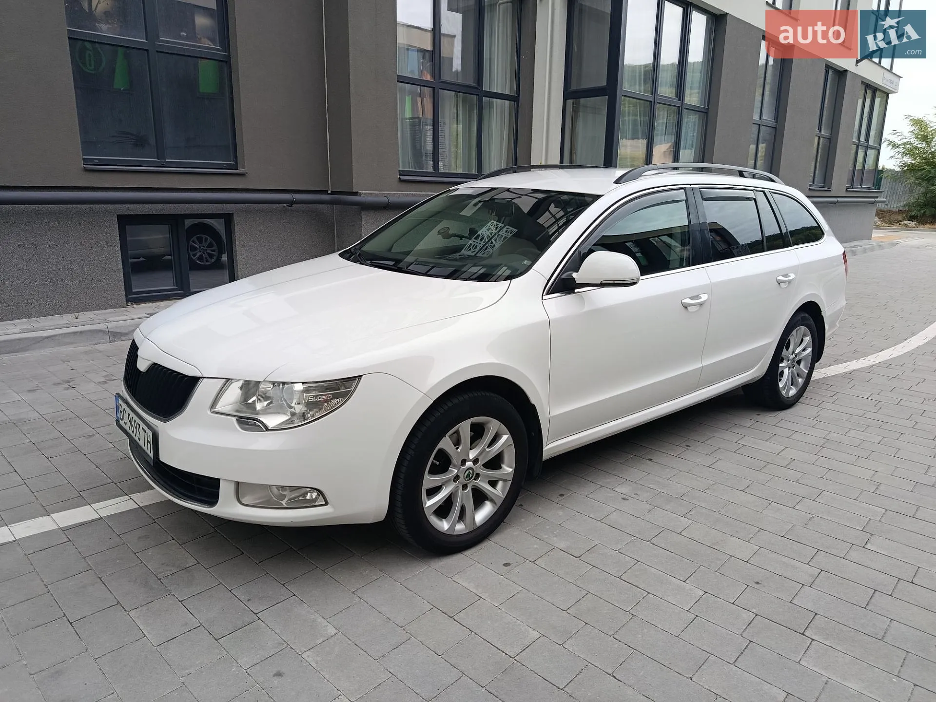 Skoda Superb, 2011