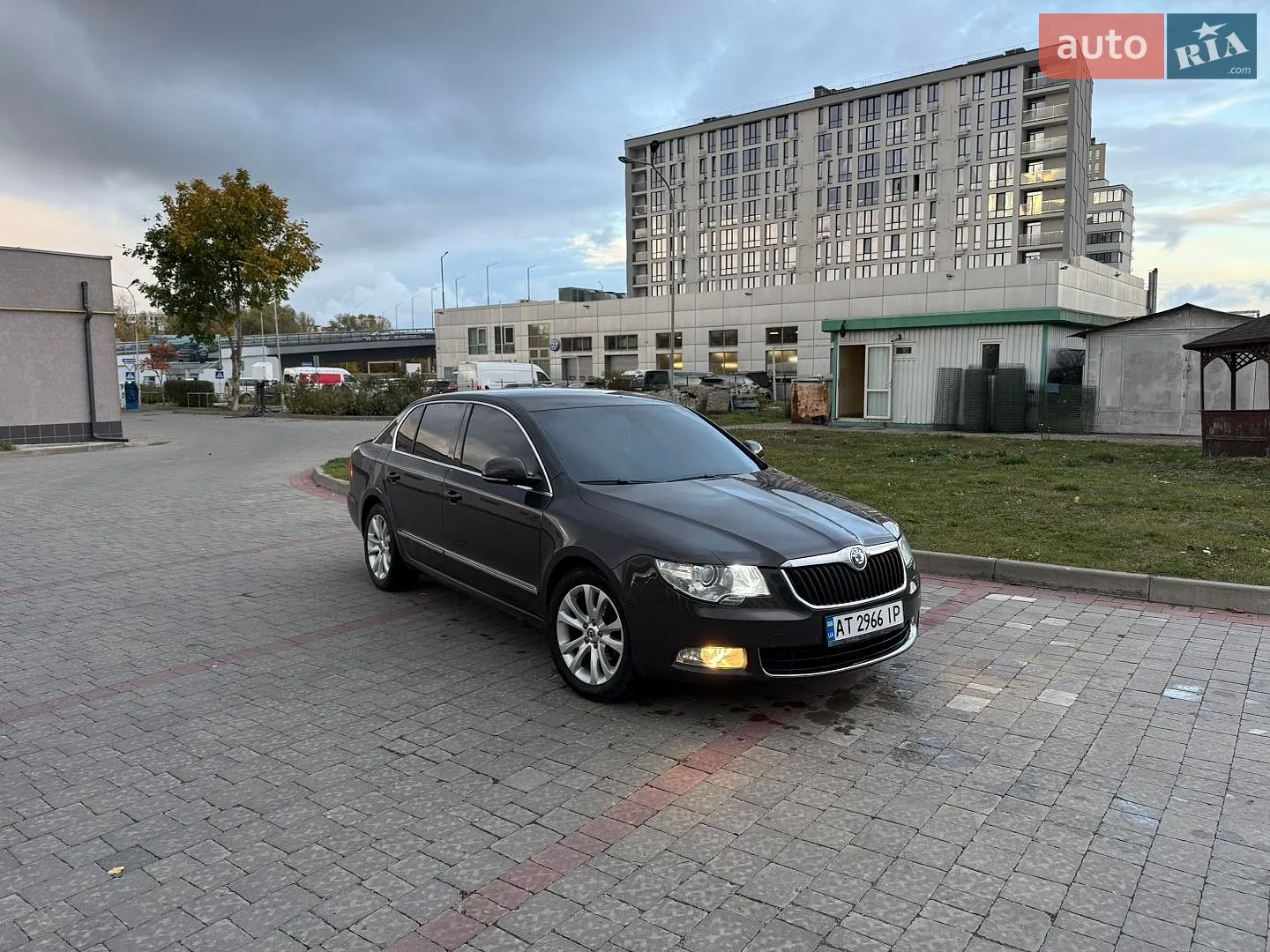 Skoda Superb, 2011