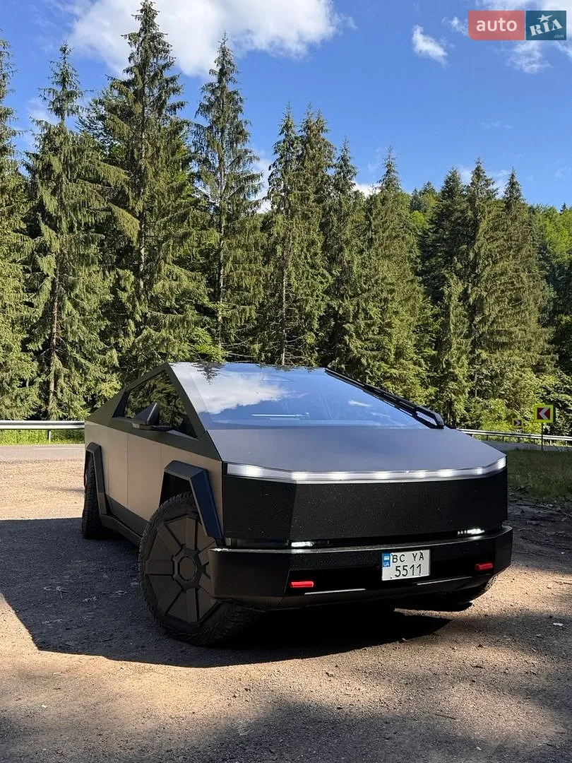 Tesla Cybertruck, 2024