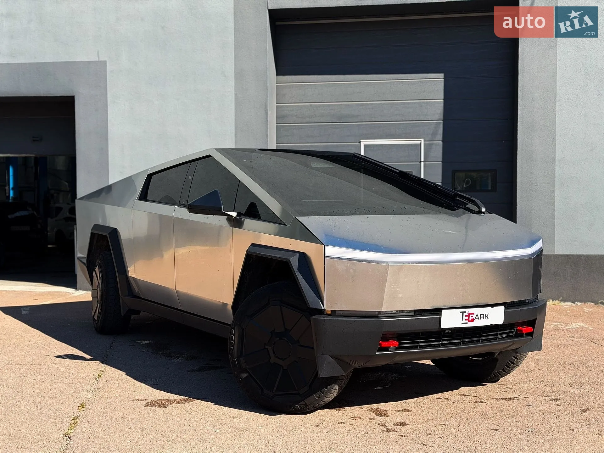 Tesla Cybertruck, 2024