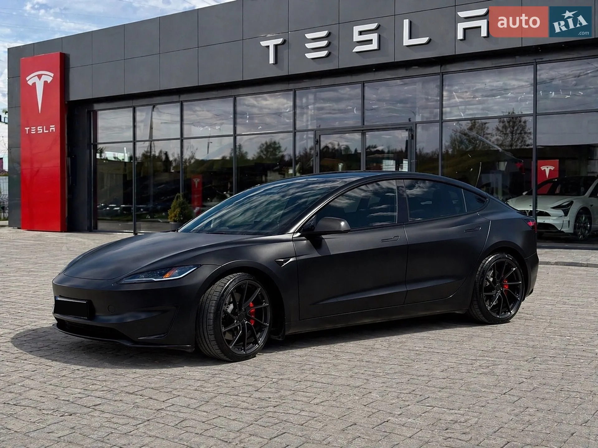Tesla Model 3, 2024