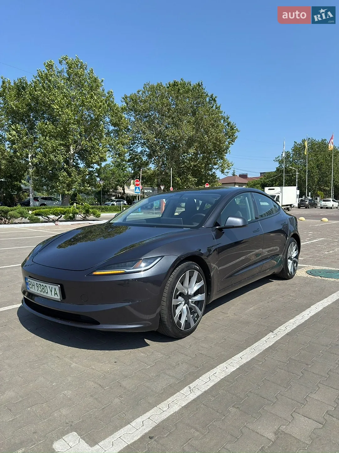 Tesla Model 3, 2025