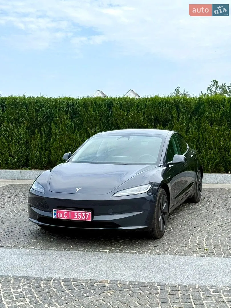 Tesla Model 3, 2025
