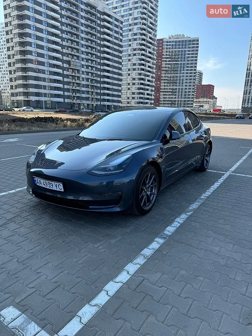 Tesla Model 3 2022 — 1