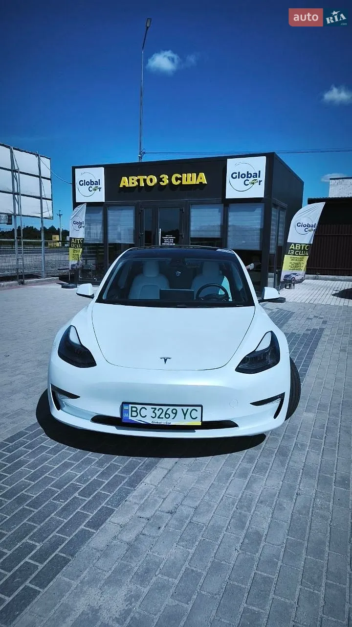 Tesla Model 3, 2021