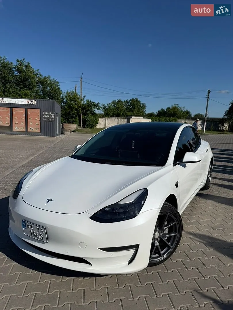Tesla Model 3, 2022